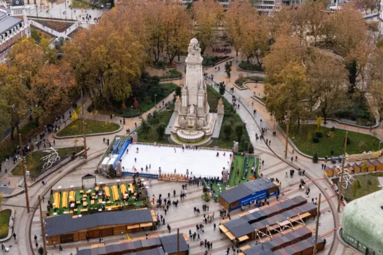 Les meilleures patinoires de Madrid 1 un Papa a Madrid 1 Les meilleures patinoires de Madrid -Plaza Mayor - un Papa à Madrid