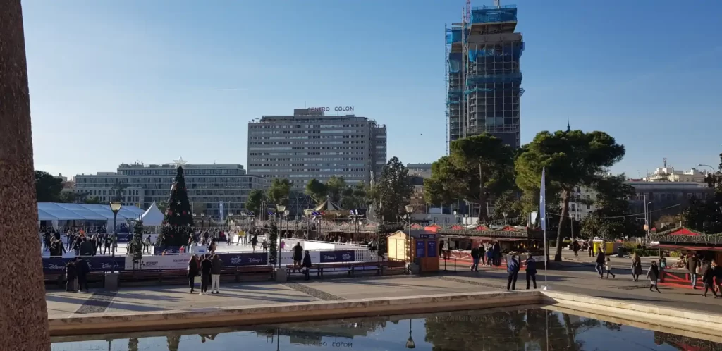 Les meilleures patinoires de Madrid 6 un Papa a Madrid Les meilleures patinoires de Madrid - Plaza de Colon- un Papa à Madrid